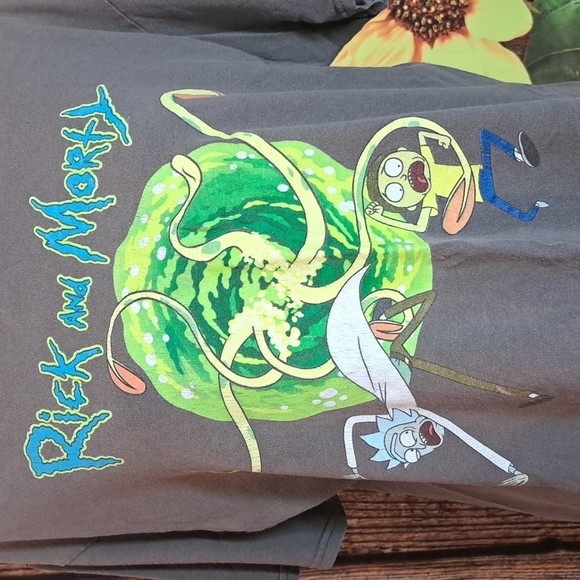 Rick and Morty T-shirtRipple Junction Tees - Short Sleeve/Shirts, Size L for Men - Picture 2 of 4